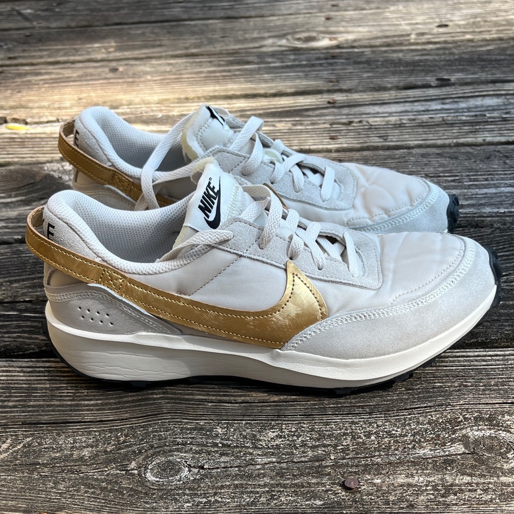 Nike Waffle Debut Women's Sneakers in White and Gold - size 10